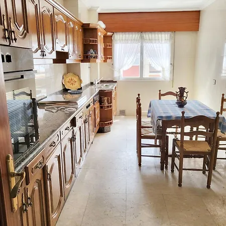 Comfortable In Vivero With Balcony Apartment San Pedro de Viveiro