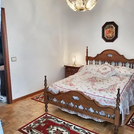 Comfortable In Vivero With Balcony * San Pedro de Viveiro