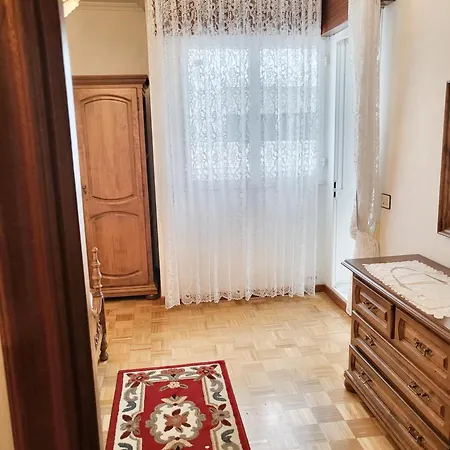 Comfortable In Vivero With Balcony * San Pedro de Viveiro